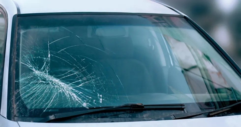 Cross-section illustration of layered car glass construction